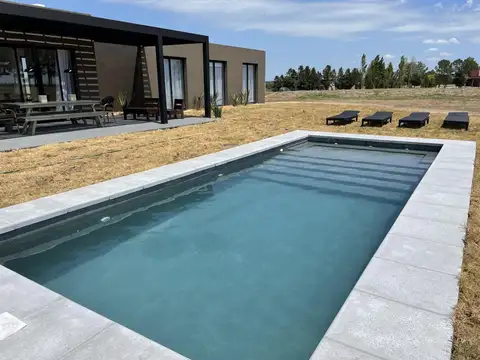 Casa 5 ambientes con 3 baños