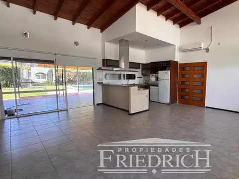 Casa 5 ambientes con 3 baños