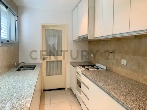Departamento de 2 Dormitorios con Cochera en La Plata