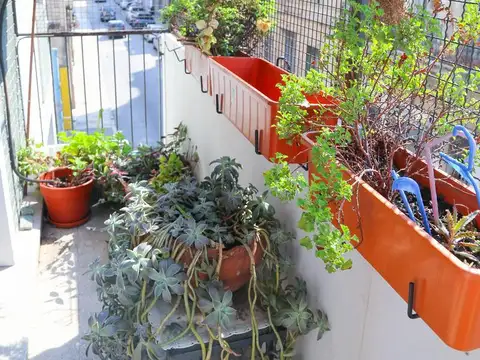 VENTA 3 AMBIENTES AL FRENTE CON BALCON SAN TELMO