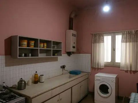 Casa 5 ambientes con 1 baño
