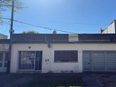 VENTA CASA TODA PLANTA BAJA CON LOCAL A LA CALLE