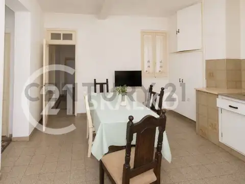 VENTA CASA CUATRO DORMITORIOS, DOS BAÑOS, GARAJE, PATIO, BARRIO ARROYITO, ROSARI