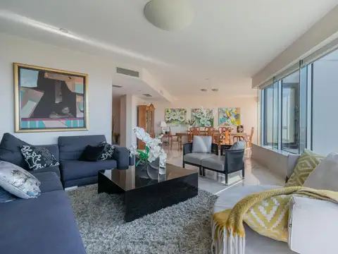 Departamento en Venta con 2 cocheras