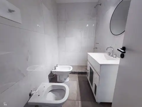 VENTA CASA 3 DORMITORIOS PLANTA ALTA ABASTO