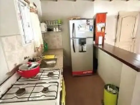 Casa 3 ambientes con 1 baño
