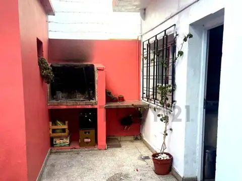 521 Entre 3 y 4 800, Piso 0