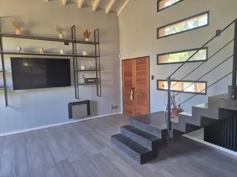 Casa en Venta con 3 cocheras