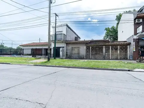 VENTA CASA 3 AMBIENTES A RECICLAR ITUZAINGO