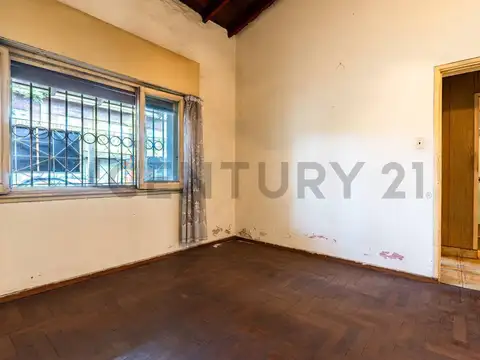 VENTA CASA 3 AMBIENTES A RECICLAR ITUZAINGO