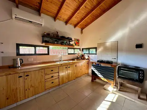 Casa 4 ambientes con 2 baños