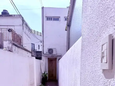 Depto Tipo Casa en Venta en Ramos Mejía, USD 142.000
