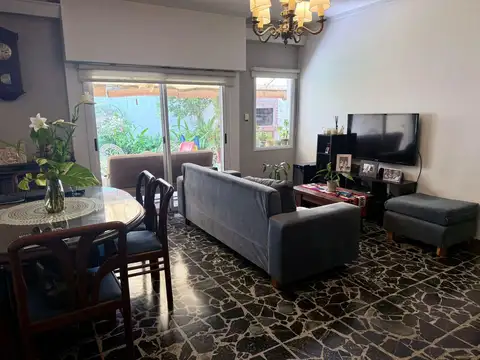 Depto Tipo Casa en Venta con 1 cocheras