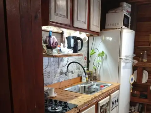 Casa 8 ambientes con 2 baños