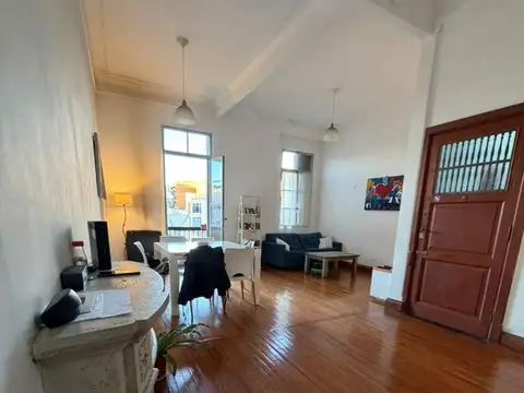 PH 3 ambientes con balcón y terraza propia ( 2°piso por esc)
