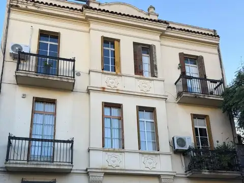 PH 3 ambientes con balcón y terraza propia ( 2°piso por esc)