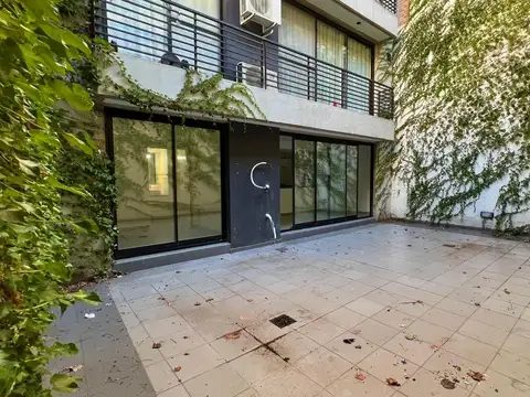 DEPARTAMENTO EN VENTA DE 1 DORMITORIO CON PATIO Y COCHERA