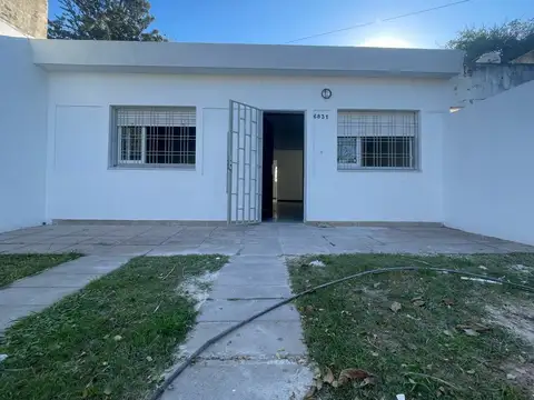 Casa 7 ambientes con 1 baño