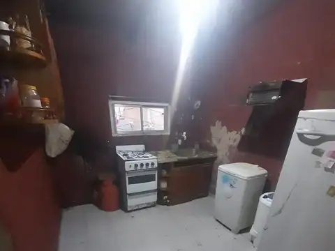 Casa 4 ambientes con 1 baño
