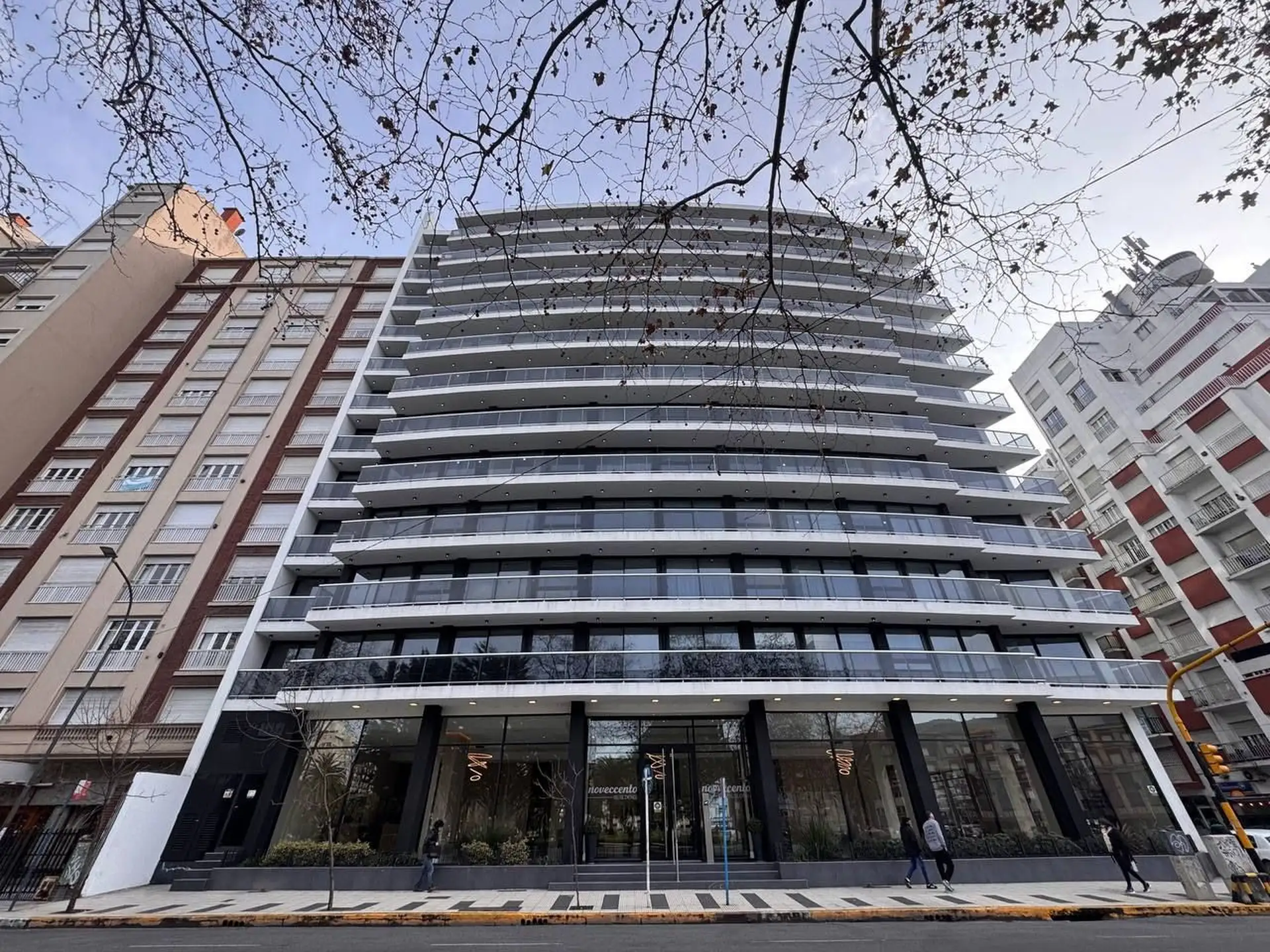 Depto 2 amb, 60m² con balcón aterrazado y vista al mar — Plaza Colón