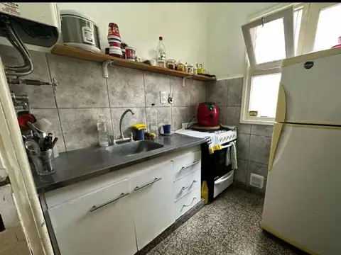 Av Colon 2400