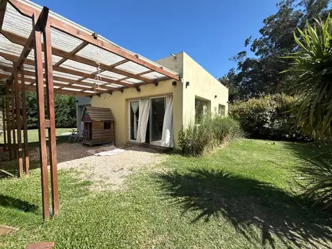 VENTA CASA CON GRAN PARQUE CAMET NORTE