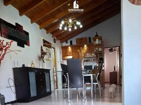 OPENHOUSE VENDE excelente casa en Las Heras.