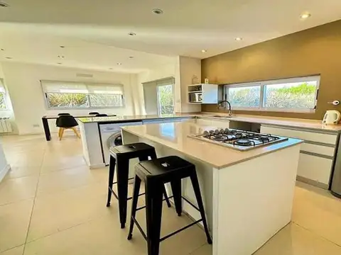 Casa en Venta en Santa Inés, USD 279.000