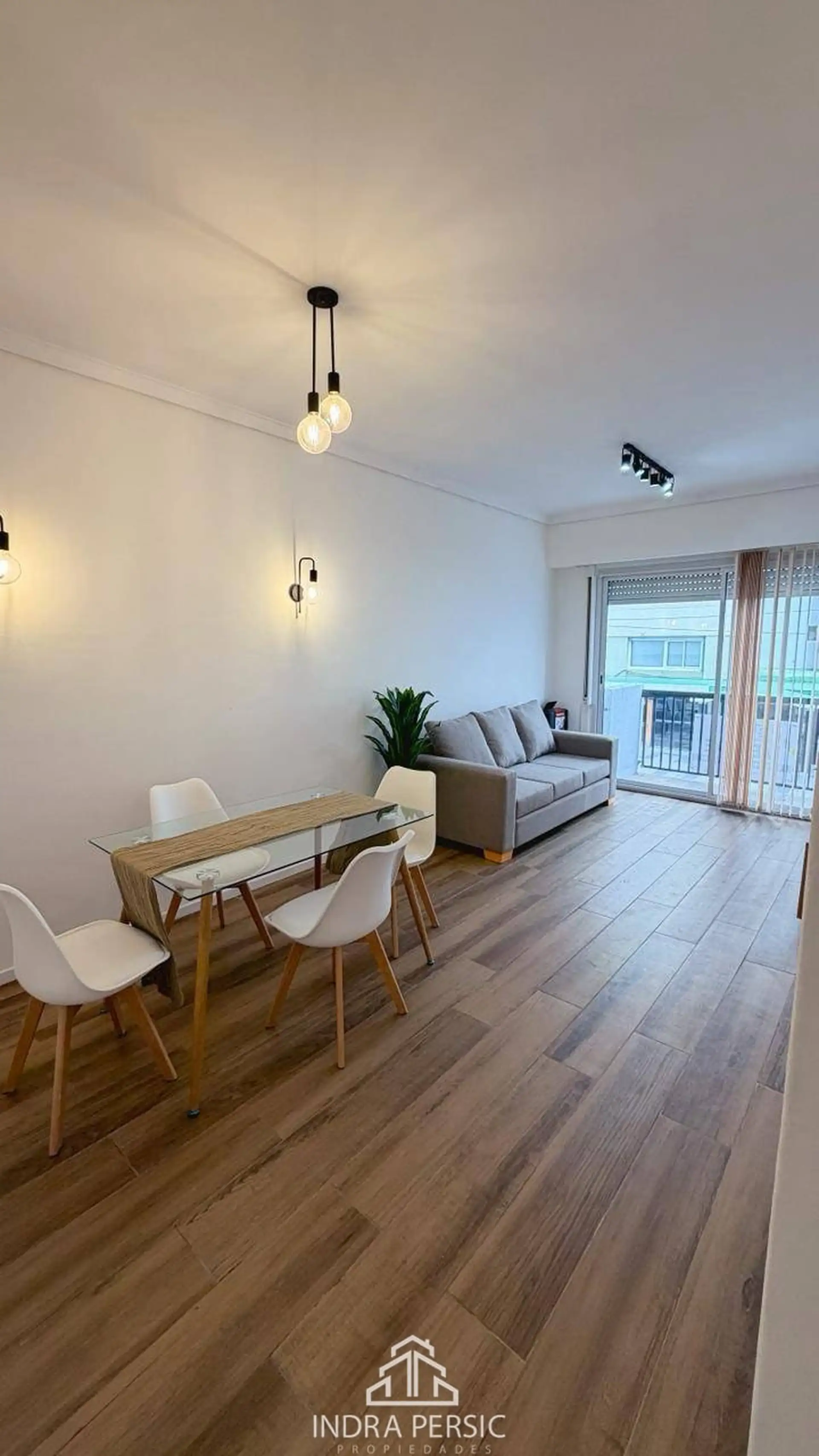 Venta departamento 2 ambientes 54m² con balcón - Plaza Colón