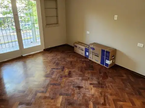LOCAL CON DEPARTAMENTO EN AV. SAN MARTÍN DE GODOY CRUZ