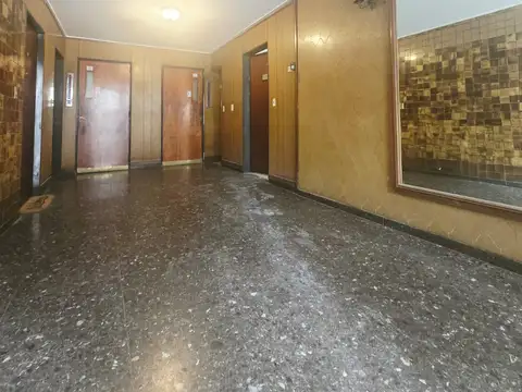 San Lorenzo 1800, Piso 00