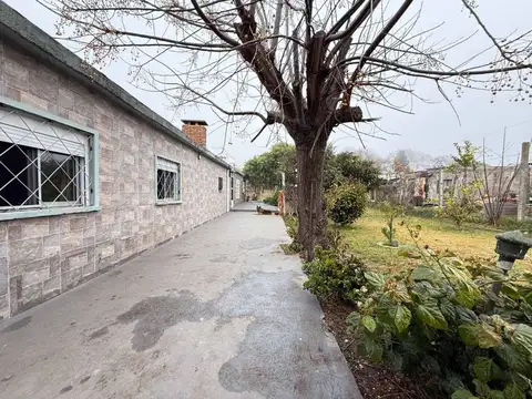 Venta 2 casas 1 y 2 dormitorios Peñarol Pad. Único