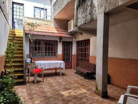 Casa 6 ambientes con 3 baños