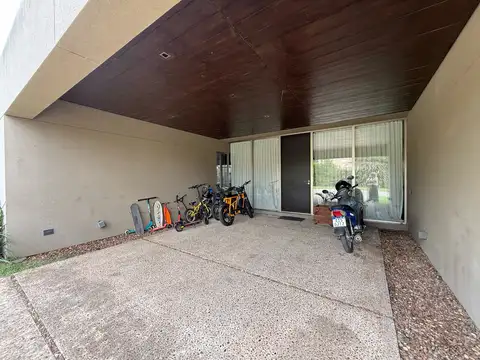 Av. Arturo Illia al 1500