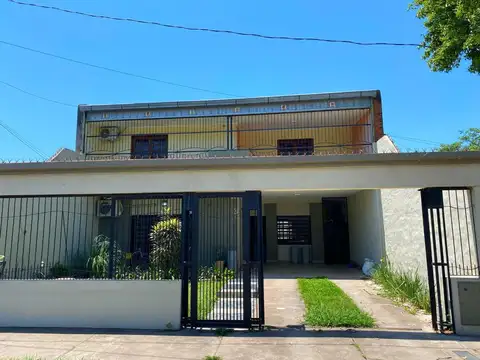 VENTA CASA ZONA DISTRITO, 4 DORMITORIOS CON PILETA