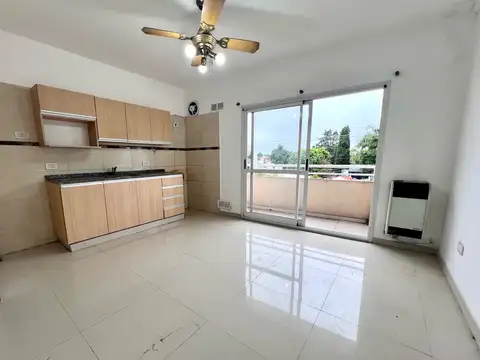 Departamento en venta - Tres ambientes con cochera y terraza privada - Quilmes.