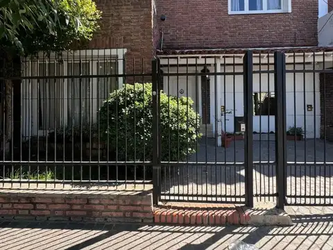 Venta Casa 4 Amb Cochera Y Fondo Padua
