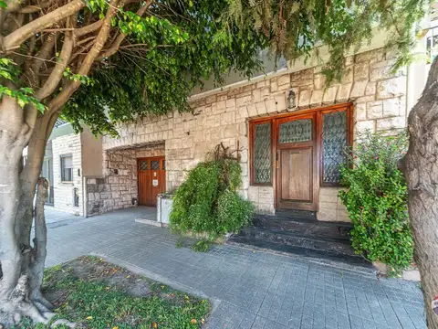 CASA 3 AMBIENTES CON QUINCHO, PARQUE Y PILETA 