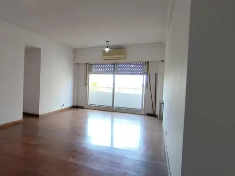 Departamento de 4 AMB en alquiler, con cochera cubierta