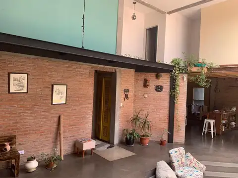 Casa 4 ambientes amplio lote