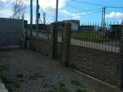 Dos Casas en Venta en El General Ideal para Renta