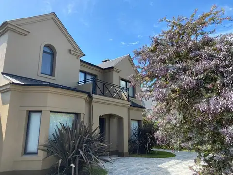 Casa en Venta de 4 dormitorios