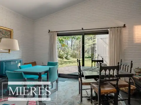 Casa en Venta con 2 cocheras