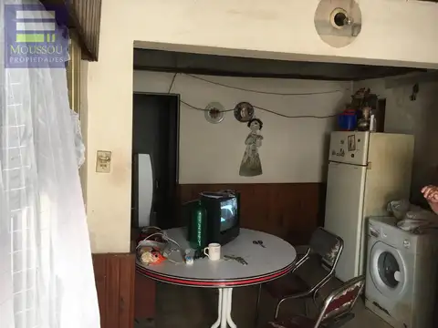 Casa 5 ambientes con 2 baños