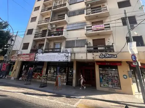 Depto 2 ambientes en el centro de Remedios de Escalada - Beltrán al 100