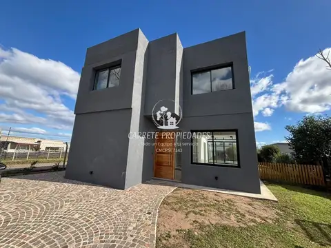 OPORUNIDAD! Casa en venta 5 dormitorios y pileta. Barrio San Ramón. Pilar 100