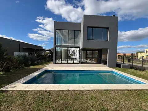 OPORUNIDAD! Casa en venta 5 dormitorios y pielta. Barrio San Ramón. Pilar