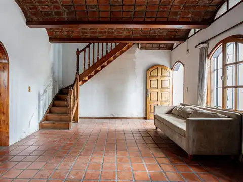 Casa 7 ambientes con 4 baños