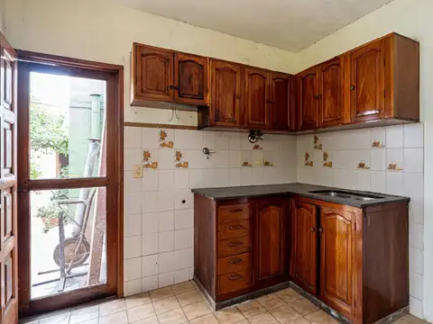 Oportunidad | Importante Lote Propio con 3 Viviendas