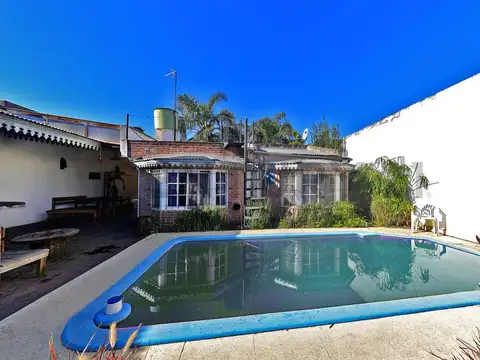 VENTA CASA 4 AMBIENTES CON PILETA EN VILLA DE MAYO